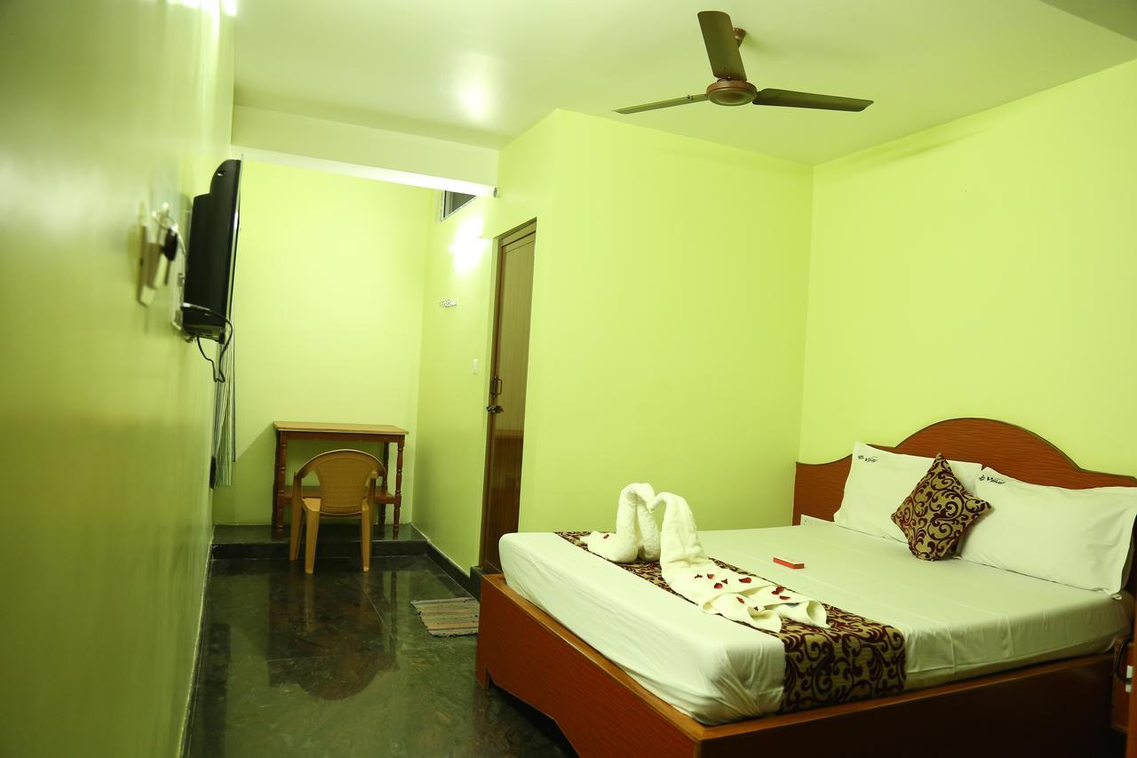 Hotel Vijay Pollachi Exterior photo