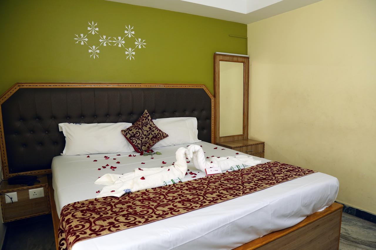 Hotel Vijay Pollachi Exterior photo